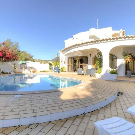 Casa Vilamoura: 5-bedroom With Ac And Pool Near *