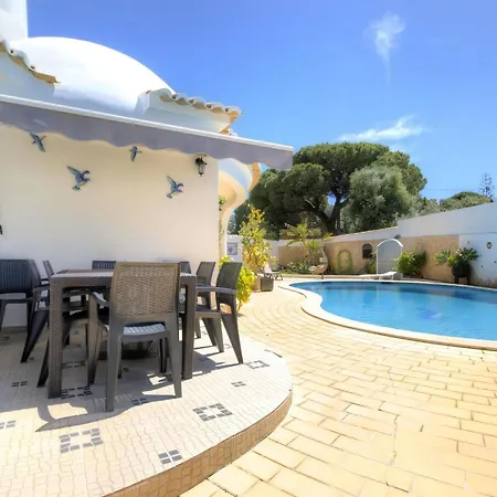 Casa Vilamoura: 5-bedroom With Ac And Pool Near