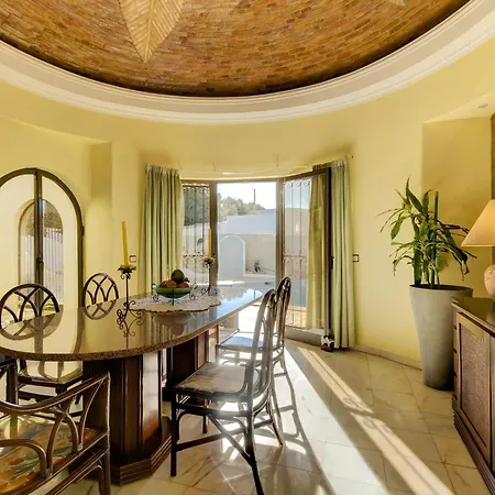 Casa Vilamoura: 5-bedroom With Ac And Pool Near *
