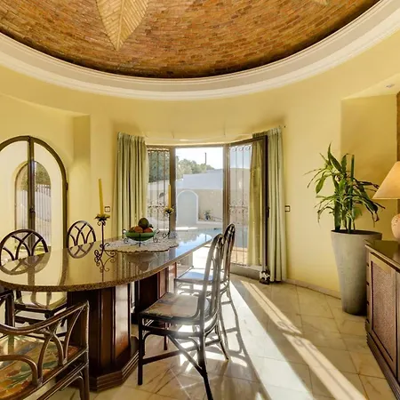 Villa Casa Is A Lovely 5 Bedroom With Ac And Private Pool Within Easy Distance Of Of V Vilamoura