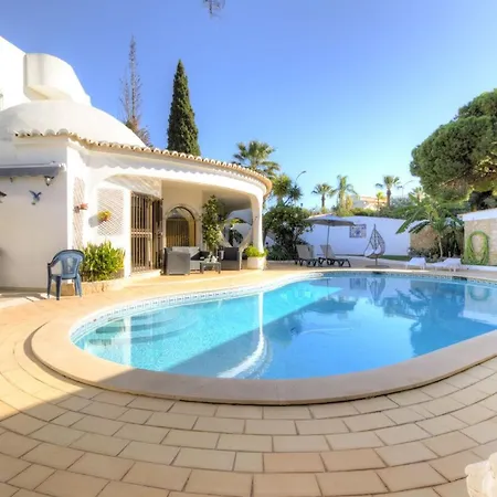 Casa Is A Lovely 5 Bedroom With Ac And Private Pool Within Easy Distance Of Of V