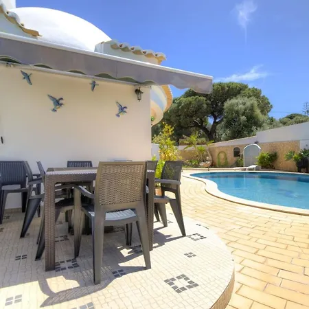 Casa Is A Lovely 5 Bedroom With Ac And Private Pool Within Easy Distance Of Of V
