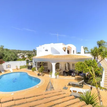 Casa Is A Lovely 5 Bedroom With Ac And Private Pool Within Easy Distance Of Of V Vilamoura