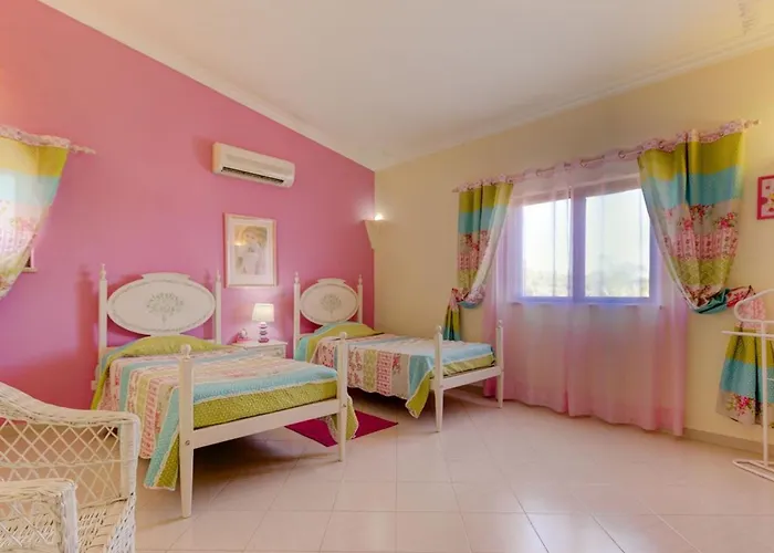 Villa Casa Vilamoura: 5-bedroom With Ac And Pool Near *