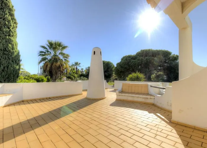 Casa Vilamoura: 5-bedroom With Ac And Pool Near
