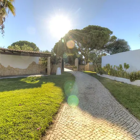 Casa Is A Lovely 5 Bedroom With Ac And Private Pool Within Easy Distance Of Of V * Vilamoura